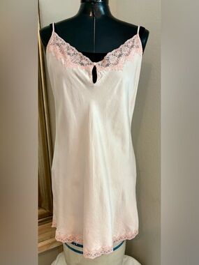 Victoria Secret Silk Women’s Blush Pink Slip/ Nightie Size Large